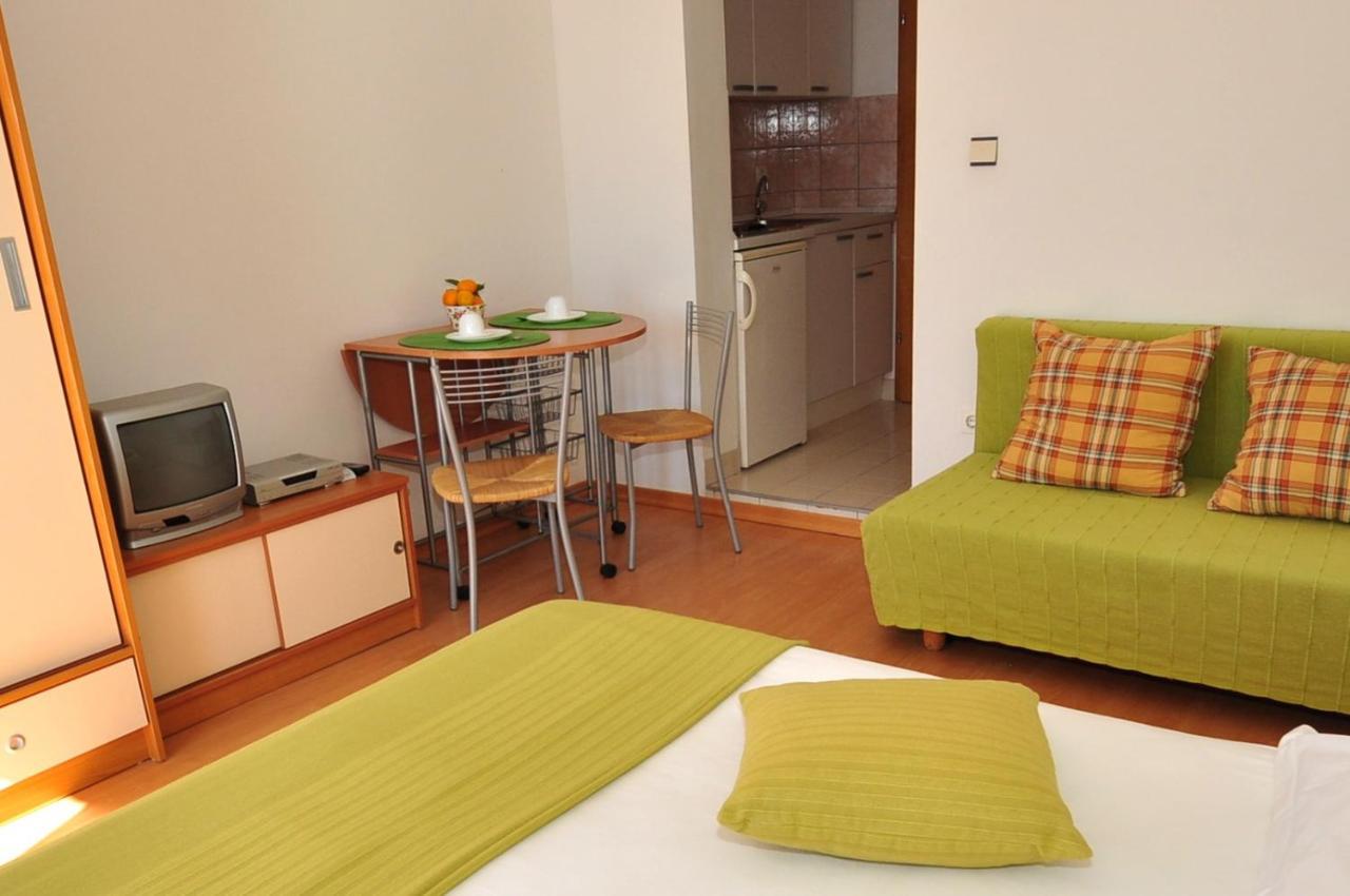 Anastazija Sea View Apartment โอมิช ภายนอก รูปภาพ