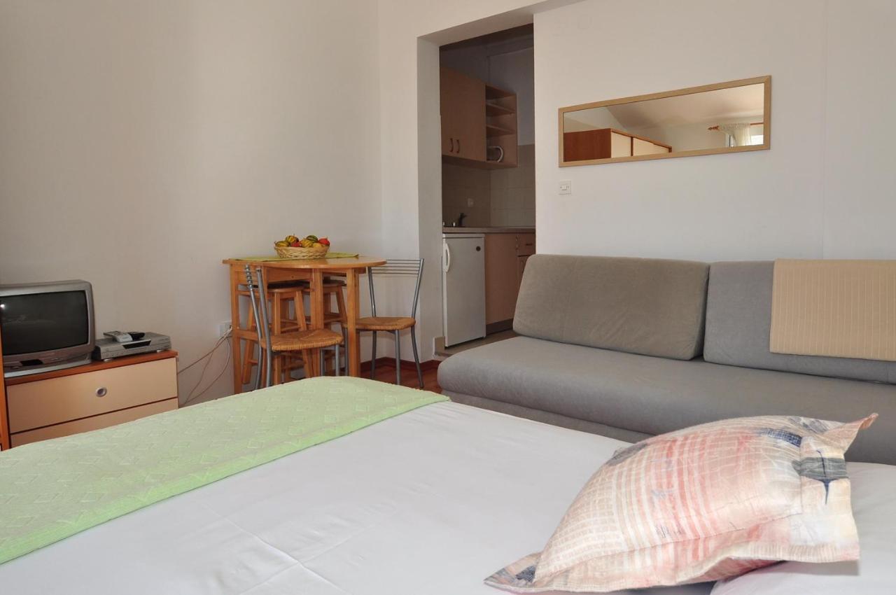 Anastazija Sea View Apartment โอมิช ภายนอก รูปภาพ